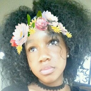 Meet your Posher, Elise